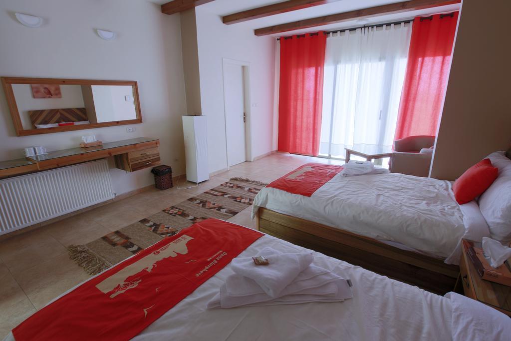Dana Guesthouse Экстерьер фото